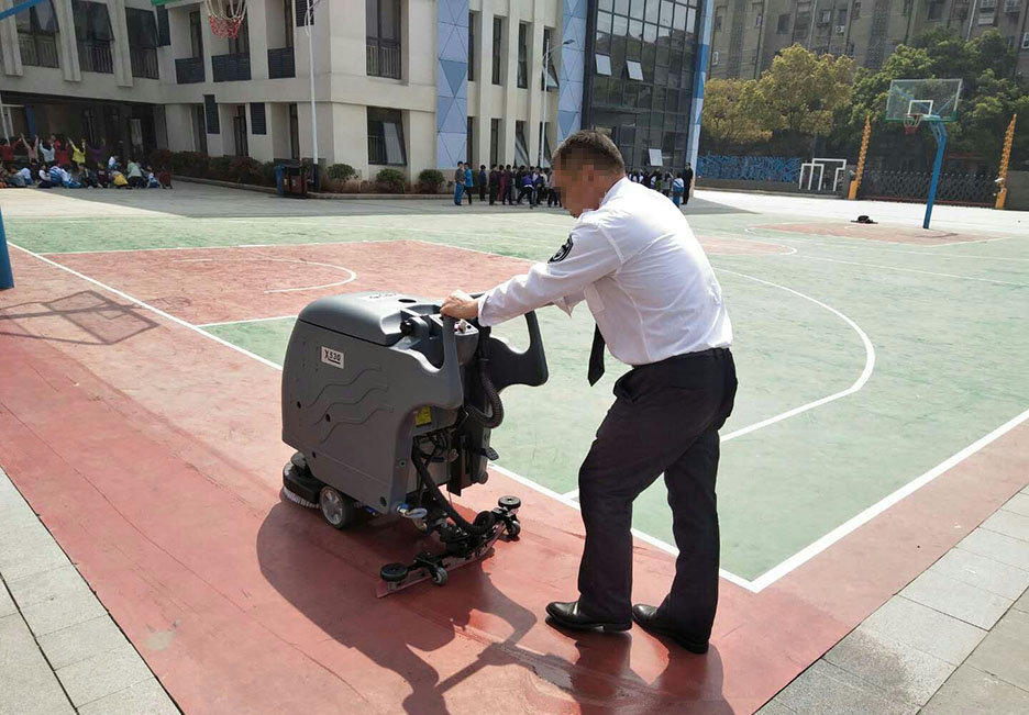江西大型清潔設(shè)備多功能洗地機(jī)和電動(dòng)<a href=http://www.m.baidu-0531.com target=_blank class=infotextkey>掃地車(chē)生產(chǎn)廠</a>
